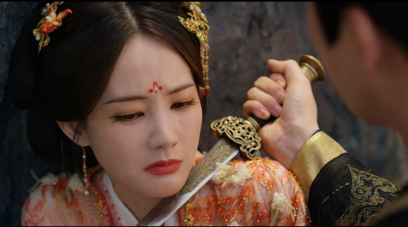 A scene from Chinese period drama, A Dream Within a Dream episode 3 recap of woman being threatened with a knife to her throat
