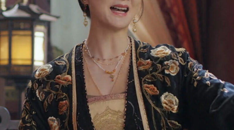 A scene from A Dream Within A Dream Chinese period drama of the Empress talking