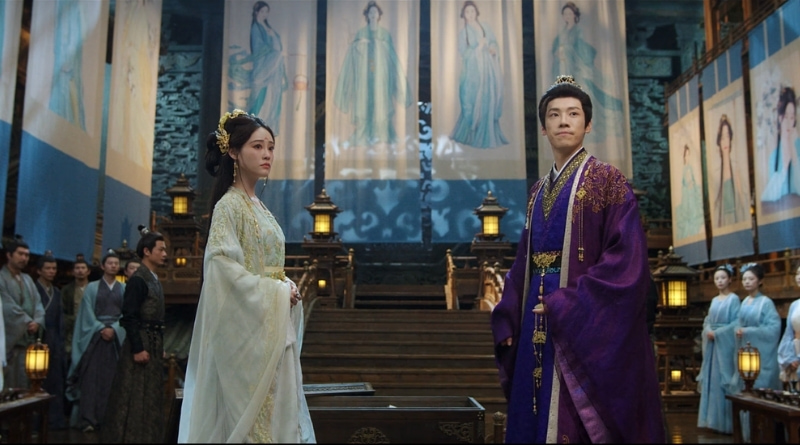 A scene from Chinese period drama, A Dream Within a Dream episodes 35-37 recap of a man and woman in a hall filled with portraits of the woman hanging on the walls