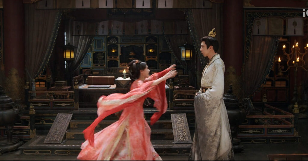 A Dream Within a Dream romance review: A romantic scene of a woman running towards a man from this Chinese period drama