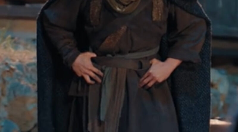 Scene from period Chinese drama The Road To Splendor Episode 14 recap and review of a bandit laughing