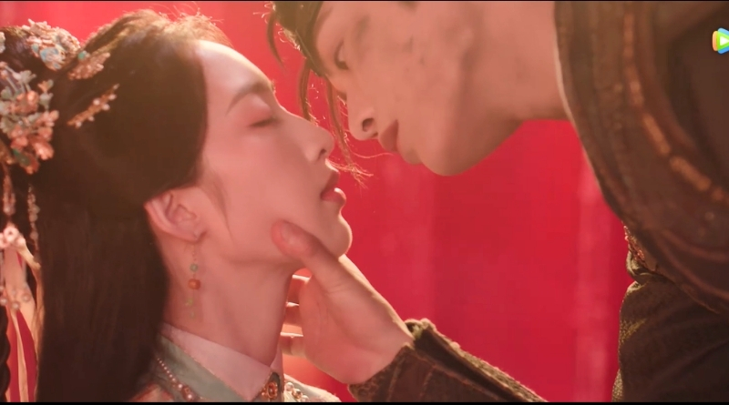Scene from modern Chinese drama The Road To Splendor Episode 16 recap of a man kissing a woman