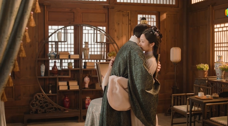 Scene from modern Chinese drama The Road To Splendor Episode 5 recap of a man and woman hugging