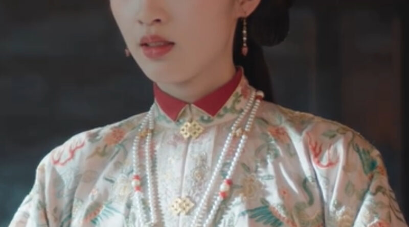 Scene from period Chinese drama The Road To Splendor Episode 9 recap and review of a woman dressed in pink hanfu