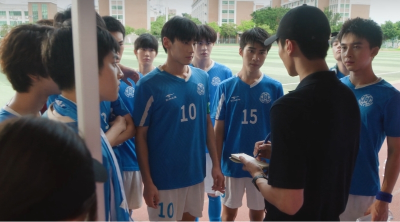 Scene from modern Chinese drama Road To Success Episodes 3-4 recap of a coach, coaching a high school football team