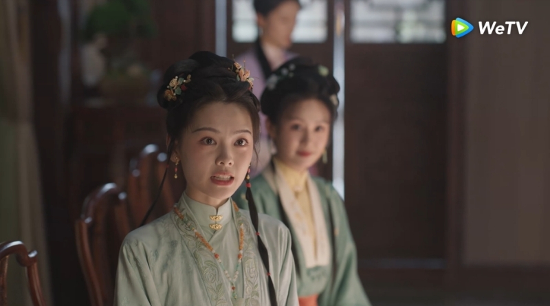 Scene from period Chinese drama Against The Current (2026) Episode 15 Recap and review of two young women dressed in hanfu talking