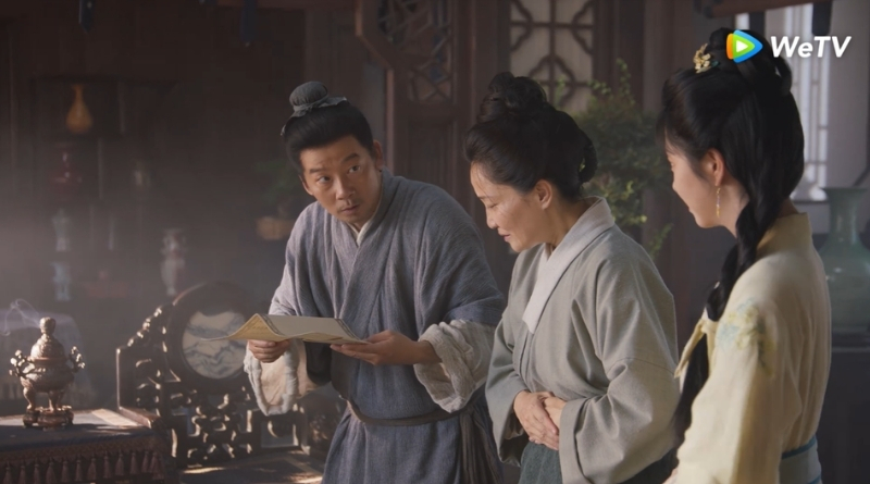 Scene from period Chinese drama Against The Current (2026) Episode 19 Recap and review of a family looking at a piece of paper in shock
