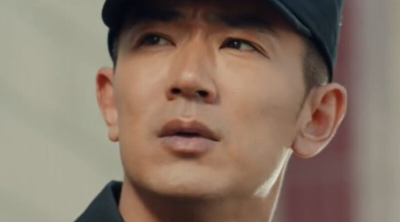 Scene from modern Chinese drama Road Home Episode 10 recap and review of a policeman