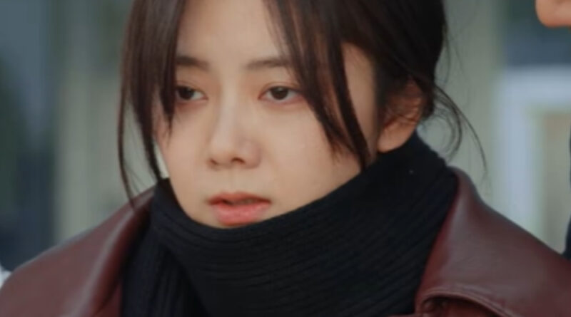 Scene from modern Chinese drama Road Home Episode 27 recap and review of a distraught woman in marron jacket being held up by her father
