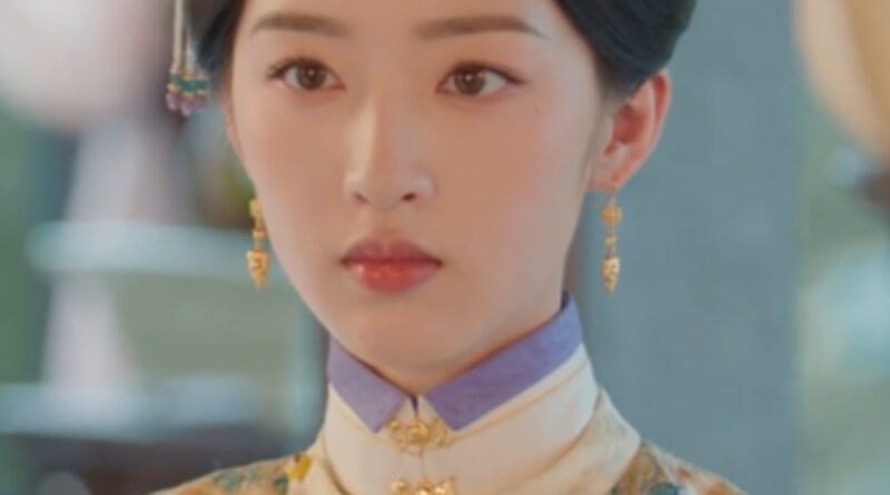 Scene from period Chinese drama The Road To Splendor Episode 26 recap and review of a woman in hanfu
