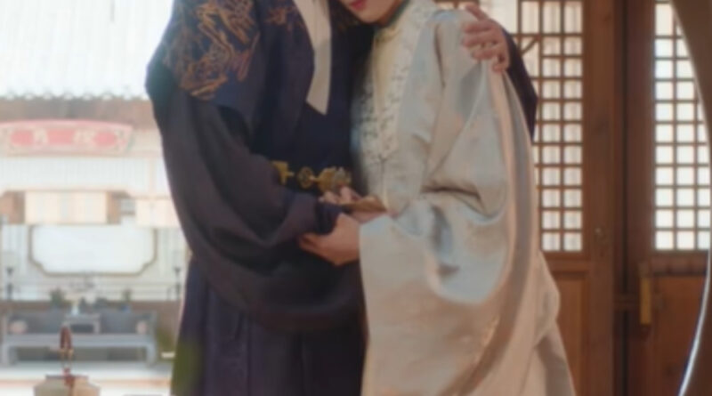 Scene from period Chinese drama The Road To Splendor Episode 28 recap and review a man and woman hugging