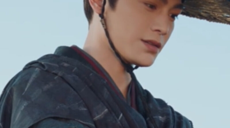 Scene from period Chinese drama The Road To Splendor Episode 35 recap and review of a man with a wide rim straw hat
