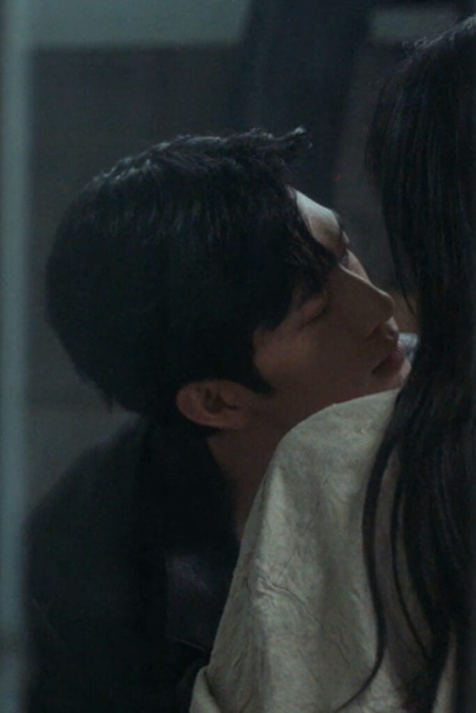 Scene from modern Chinese drama The Early Spring Episode 10 recap and review of a man leaning in to kiss a woman