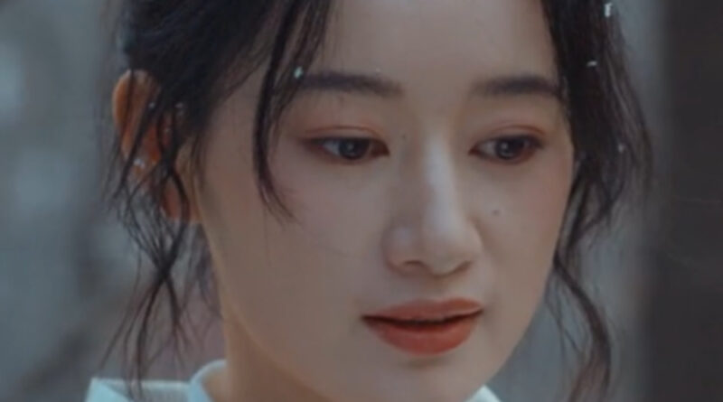 Scene from modern Chinese drama The Early Spring Episode 11 recap and review of a woman in snowboarding clothes in the snow