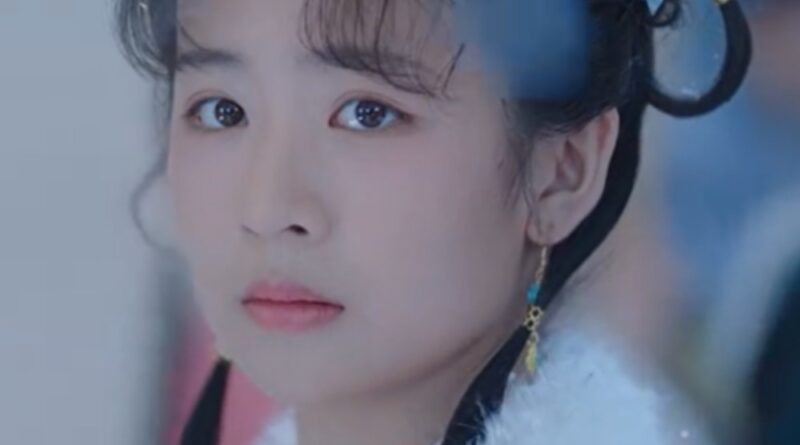Scene from period Chinese drama Against The Current (2026) Episode 1 Recap and review of a young girl in pink hanfu standing in the snow