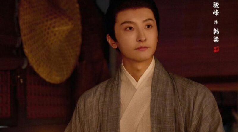 Scene from period Chinese drama Against The Current (2026) Episode 21 Recap and review of a man in grey and brown hanfu, seated at a table with candlelight