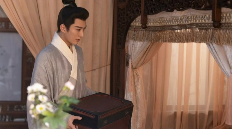 Scene from period Chinese drama Against The Current (2026) Episode 41 Recap and review of a man walking in with a brown wooden chest into bedroom