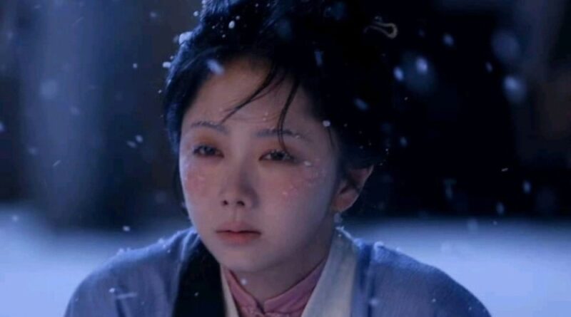 Scene from period Chinese drama Against The Current (2026) Episode 7 Recap and review of maid freezing to death in the snow