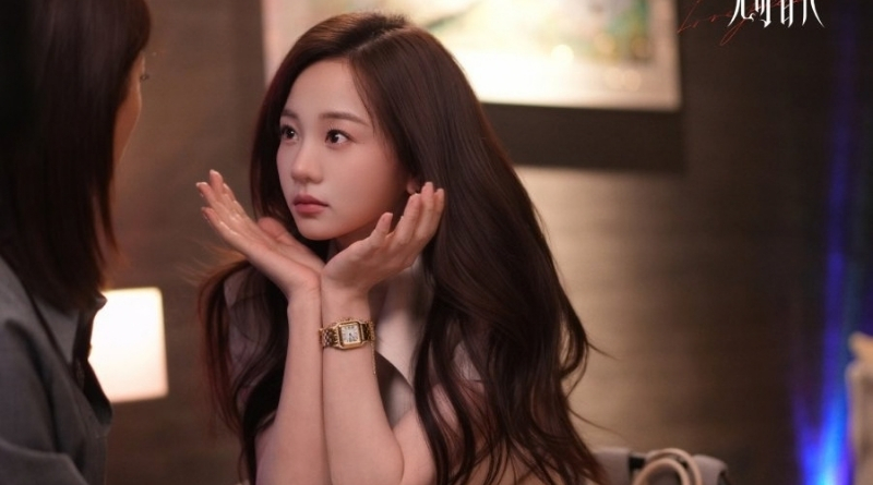 Scene from modern Chinese drama Irreplaceable (2026) Episode 5 Recap and review of a woman cupping her own face with her hands looking unhappy