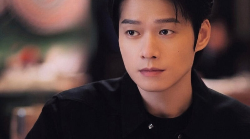 Scene from modern Chinese drama Irreplaceable (2026) Episode 5 Recap and review of a man in black jacket and shirt