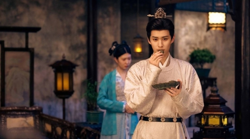 Scene from period Chinese drama Spring of The Blade (2026) Episode 12 Recap and review of a man eating a pastry
