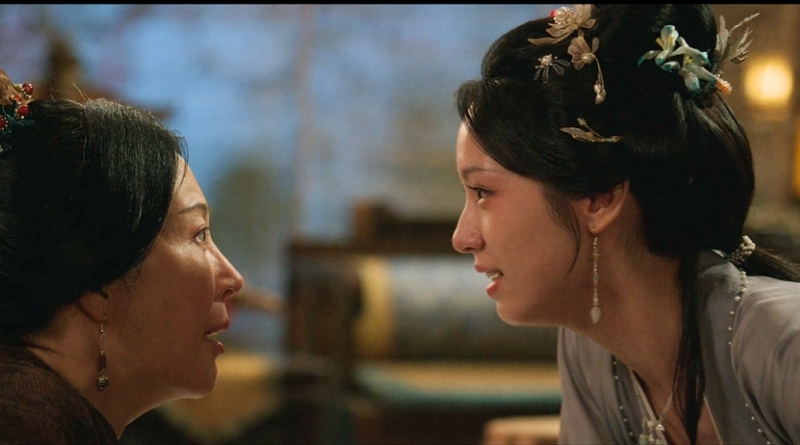 Scene from period Chinese drama Spring of The Blade (2026) Episode 6 Recap and review of a young woman confronting an older lady who is panicking