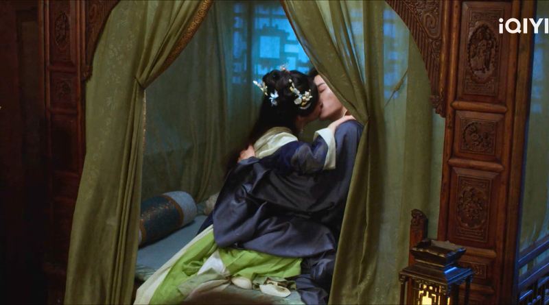 Spring of The Blade Romance Review (2026) Chinese Drama: Yan Rui and Xie Qingyuan or Shen Run and Xie Qingyuan. Couple kissing intimately in the bed